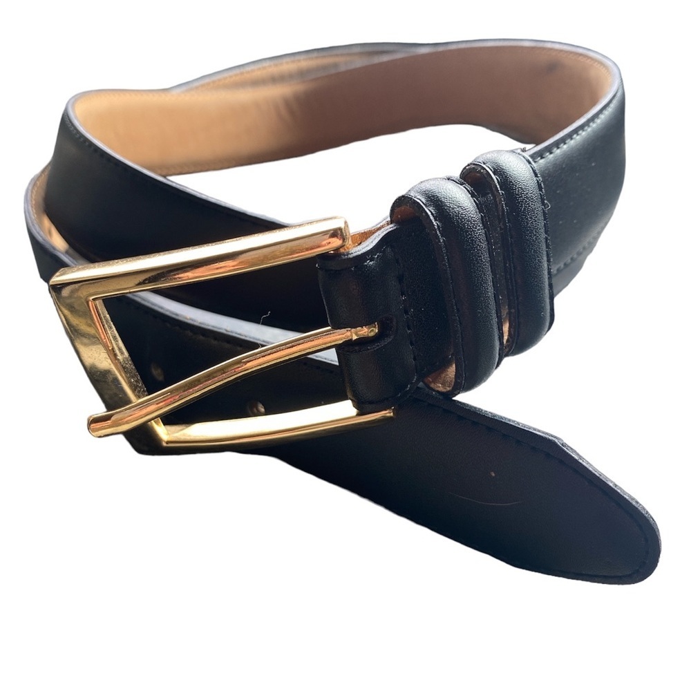 MENS LEATHER BELT. Size Large. NWOT